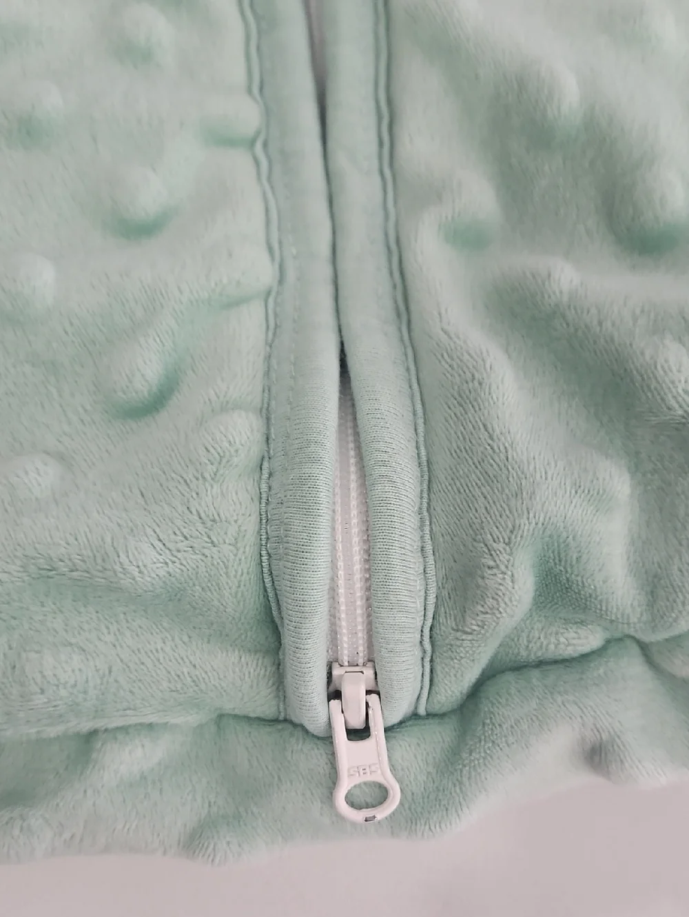 Mint Green Baby Sleep Sack - Zip Front Size 6-12 Months - Picture 4 of 6